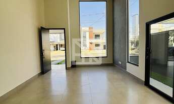 Imagem 4: Casa em Condomínio com 3 dormitórios, sendo 1 suíte com Closet, sem vizinhos de fundos e c