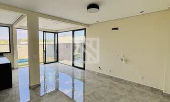 Imagem 3: Sobrado invertido em Condomínio com 3 suítes, escritório e Piscina