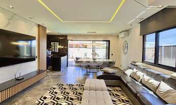 Imagem 6: Sobrado em Condomínio com 4 suítes, sendo 1 no pavimento térreo, Espaço Gourmet e Piscina