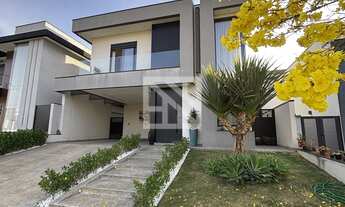 Imagem: Sobrado em Condomínio com 3 suítes, Sala