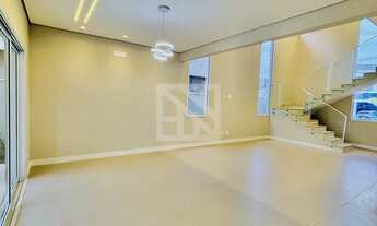 Imagem 4: Sobrado em Condomínio com 4 suítes, sendo uma no pav. térreo, Espaço Gourmet e Piscina