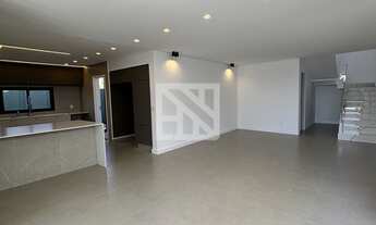 Imagem 4: Lindo Sobrado Invertido em Condomínio com 3 suítes e um Amplo Espaço Gourmet e Piscina inc