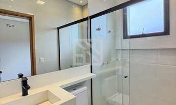 Imagem 7: Sobrado em Condomínio com 4 suítes, Espaço Gourmet e Piscina com móveis planejados em todo