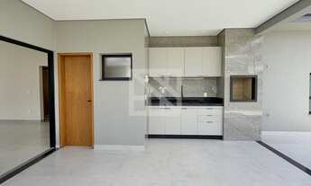 Imagem 3: Sobrado em Condomínio com 4 suítes, Espaço Gourmet e Piscina com móveis planejados em todo