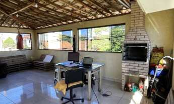 Imagem 4: Casa tipo apartamento com ampla sacada e anexo/kitnet no térreo