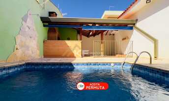 Imagem: Casa à venda com piscina - armários no