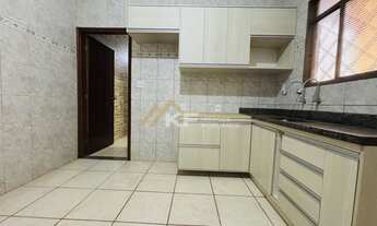 Imagem: Casa rica em armários com Churrasqueira