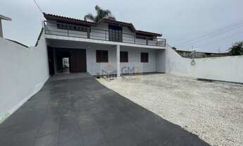 Imagem 3: Sobrado Espaçoso com Vista da Serra do Mar e Amplo Quintal