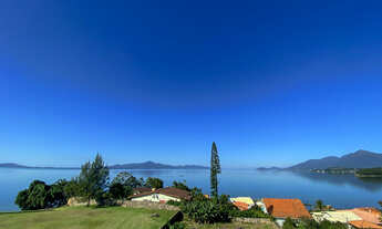 Imagem: CASA COM 3 QUARTOS SENDO 1 SUITE NA PONTA