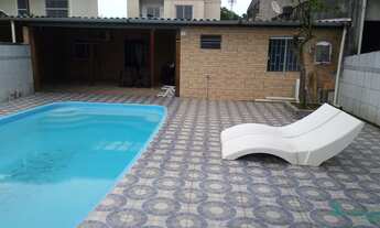 Imagem: Linda casa com piscina em palhoça