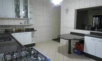 Imagem 5: Casa Sobrado, 3 dormitórios, 1 suítes, 1 banheiros, 5 vagas na garagem, 234M² de Área Cons