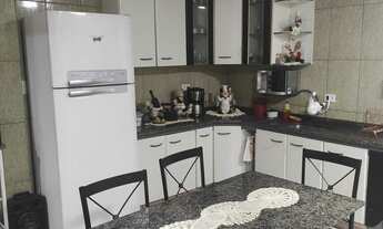 Imagem 2: SOBRADO PADRÃO COM TRÊS DORMITÓRIOS CLOSET E SUITE NO PARQUE CAPUAVA EM SANTO ANDRÉ