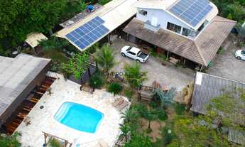 Imagem: CASA COM AMPLO TERRENO, JARDINAGEM E POMAR