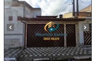 Imagem 2: Sobrado em Mongaguá, centro da cidade, 4 dormitórios sendo 2 suítes e demais dependências