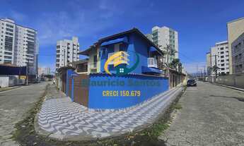 Imagem 2: Sobrado em Mongaguá, bairro Vila Atlântica, quadra da praia, 2 dormitórios, 2 banheiros e