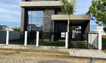 Imagem: Casa alto padrão na Rua do Leão Marinho