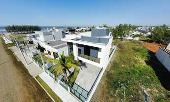 Imagem 4: Casa Alto Padrão, com 4 Dormitórios e Piscina na Rua do Camarão, Bellatorres