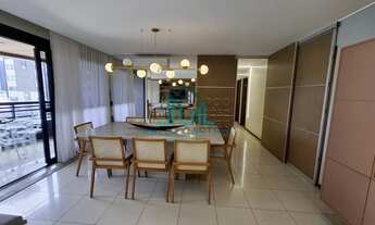 Imagem 2: Apartamento 4 Suítes com 191m² com Varanda a Poucos Metros da Praia da Ponta Verde - Macei