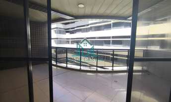 Imagem 3: Apartamento com vista Mar com 3 Suítes, 194m², hidromassagem, 4 Vagas com ótima Varanda na