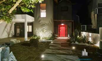 Imagem 2: Alphaville 6 Casa de 259m² com 3 Dorms sendo 1 Suíte e 2 Vagas de Garagem