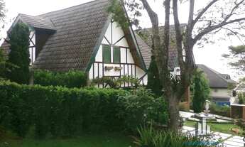 Imagem 2: Alphaville 8 Casa de 380m² com 4 Dorms sendo 1 Suíte e 4 Vagas de Garagem