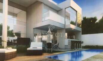 Imagem 2: Tamboré 11 - Casa com 325m² de área construída; 4 suítes; vista privilegiada para mata; pr