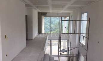 Imagem 3: Tamboré 11 - Casa com 325m² de área construída; 4 suítes; vista privilegiada para mata; pr