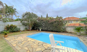 Imagem 3: Alphaville 12 - casa com 532m² de terreno; 4 dormitórios, sendo 2 suítes; próxima à portar