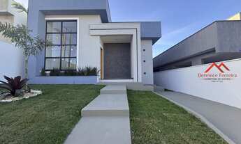 Imagem: Linda casa no Condomínio Royal Garden