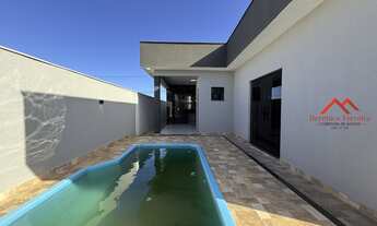 Imagem 2: Casa com piscina no Condomínio Royal Garden – Maricá/RJ