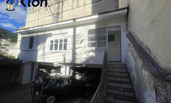 Imagem 2: Centro Rua Teresa Casa 2 qts e 2 vagas de garagem