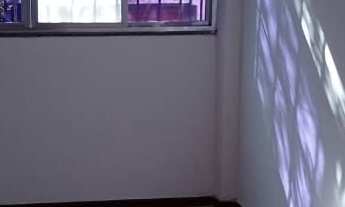 Imagem 5: BNH CORREAS - Aluga-se apto no BNH de Correas com: Sala, quarto, cozinha, banheiro social