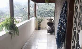 Imagem: Morin. Casa na Vila Cristina com garagem