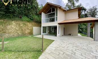 Imagem: Casa à venda no bairro Carangola - Petrópolis/RJ