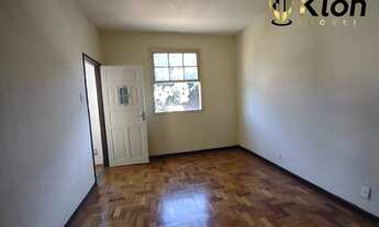 Imagem 3: Casa com 2 quartos com quintal para alugar no bairro Centro - Petrópolis/RJ