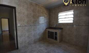 Imagem 7: Casa com 2 quartos com quintal para alugar no bairro Centro - Petrópolis/RJ