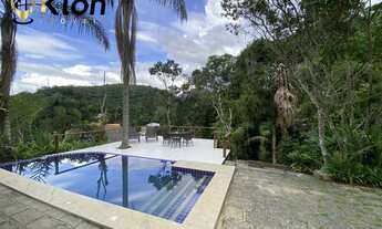 Imagem: Casa à venda no bairro Carangola - Petrópolis/RJ