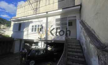 Imagem 2: Centro Rua Teresa Casa 2 qts e 2 vagas de garagem