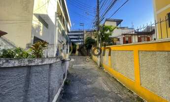 Imagem 1: Centro Rua Teresa Casa 2 qts e 2 vagas de garagem