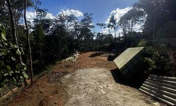 Imagem 4: Terreno sensacional com documentação em ordem, rua asfaltada e localizado a 10 minutos do