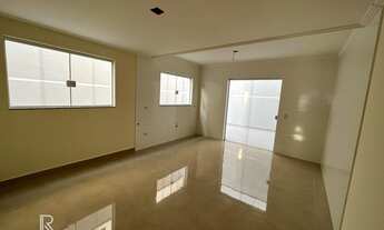 Imagem 2: Luxuoso Sobrado de 3 Dormitórios com Suíte Master e Acabamento Impecável na Vila Galvão