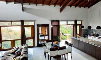 Imagem 2: Chácara em Mairiporã com 2000m² de terreno, 4 suites e muita natureza - acesso excelente