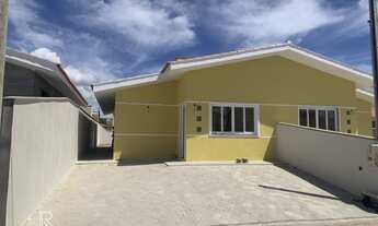 Imagem 2: Casa térrea de condominio com 3 dormitórios sendo uma suite, duas vagas e quintal - A VEND