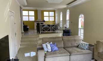 Imagem 2: Espetacular Sobrado de Luxo em Condomínio Exclusivo: Tranquilidade e Sofisticação nos Alp