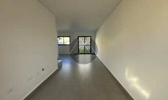 Imagem 2: Sobrado no Xaxim com amplo espaço de quintal nos fundos