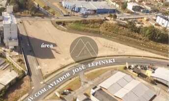Imagem 1: Área com 03 frentes localizada a poucos metros do aeroporto Internacional Afonso Pena