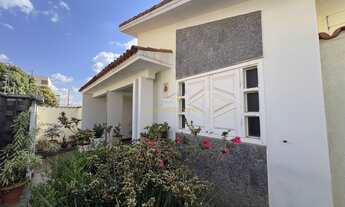 Imagem: Casa Bairro Caiçaras, Patos de Minas/MG