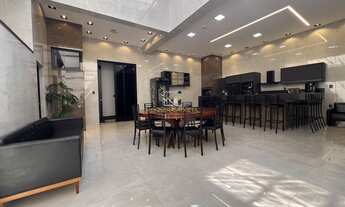 Imagem 3: Bairro Copacabana, 4 dormitórios, 3 suíte, 2 banheiro, 2 vagas na garagem, 280M² de Área C