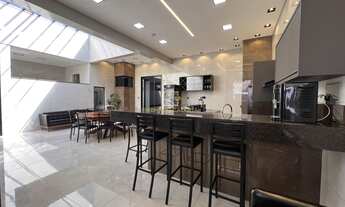 Imagem 2: Bairro Copacabana, 4 dormitórios, 3 suíte, 2 banheiro, 2 vagas na garagem, 280M² de Área C