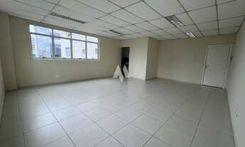 Imagem 7: Sala Comercial para Locação com 1 Vaga e Segurança na Vila Mathias em Santos/SP